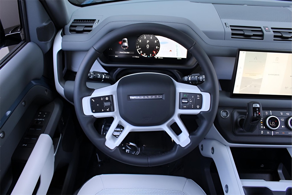 2025 Land Rover Defender 110 S photo 14