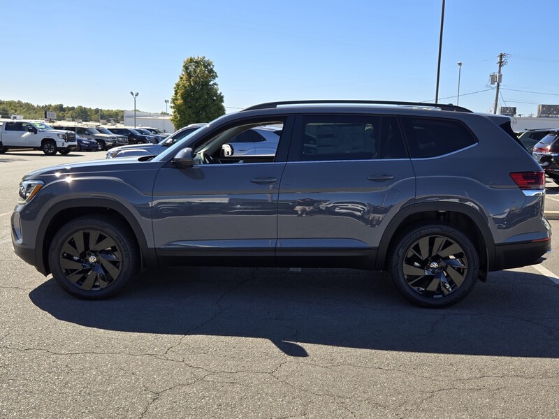 2026 Volkswagen Atlas SE Technology photo 3