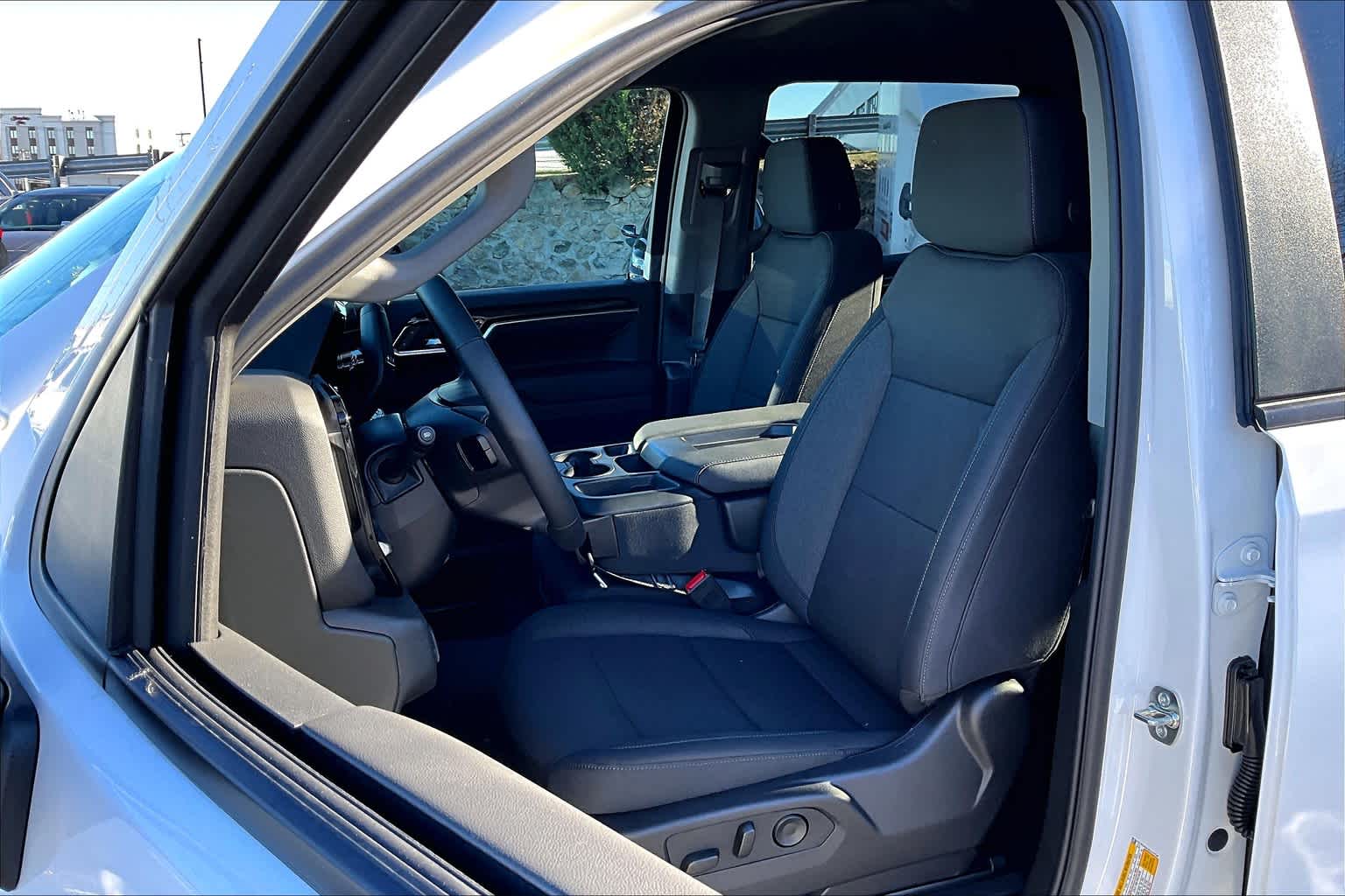 2025 Chevrolet Silverado 1500 LT photo 10