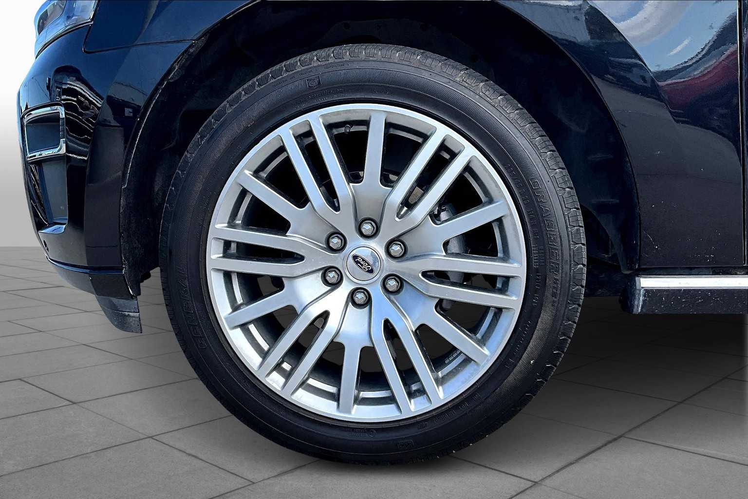 2023 Ford Expedition Platinum photo 10