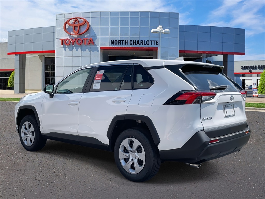 2025 Toyota RAV4 LE photo 3