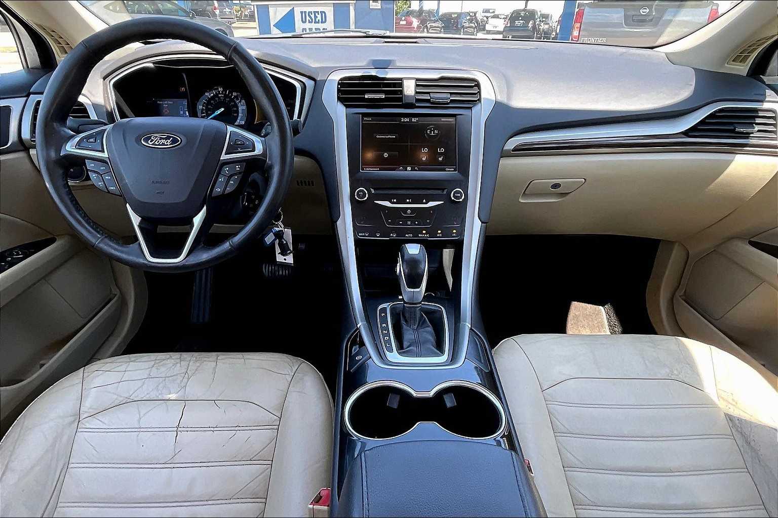 2014 Ford Fusion SE Hybrid photo 15
