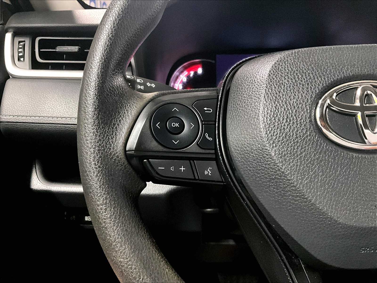 2023 Toyota RAV4 LE photo 22