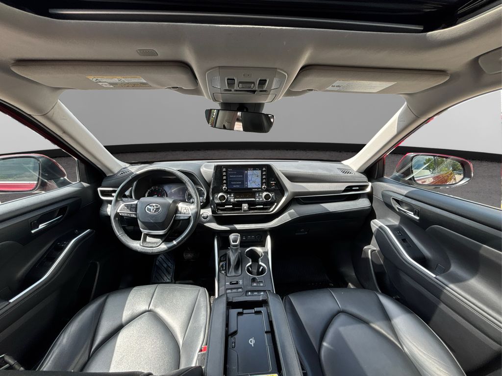 2022 Toyota Highlander XLE photo 30