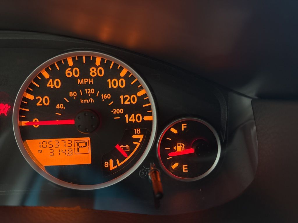 2008 Nissan Pathfinder LE photo 24