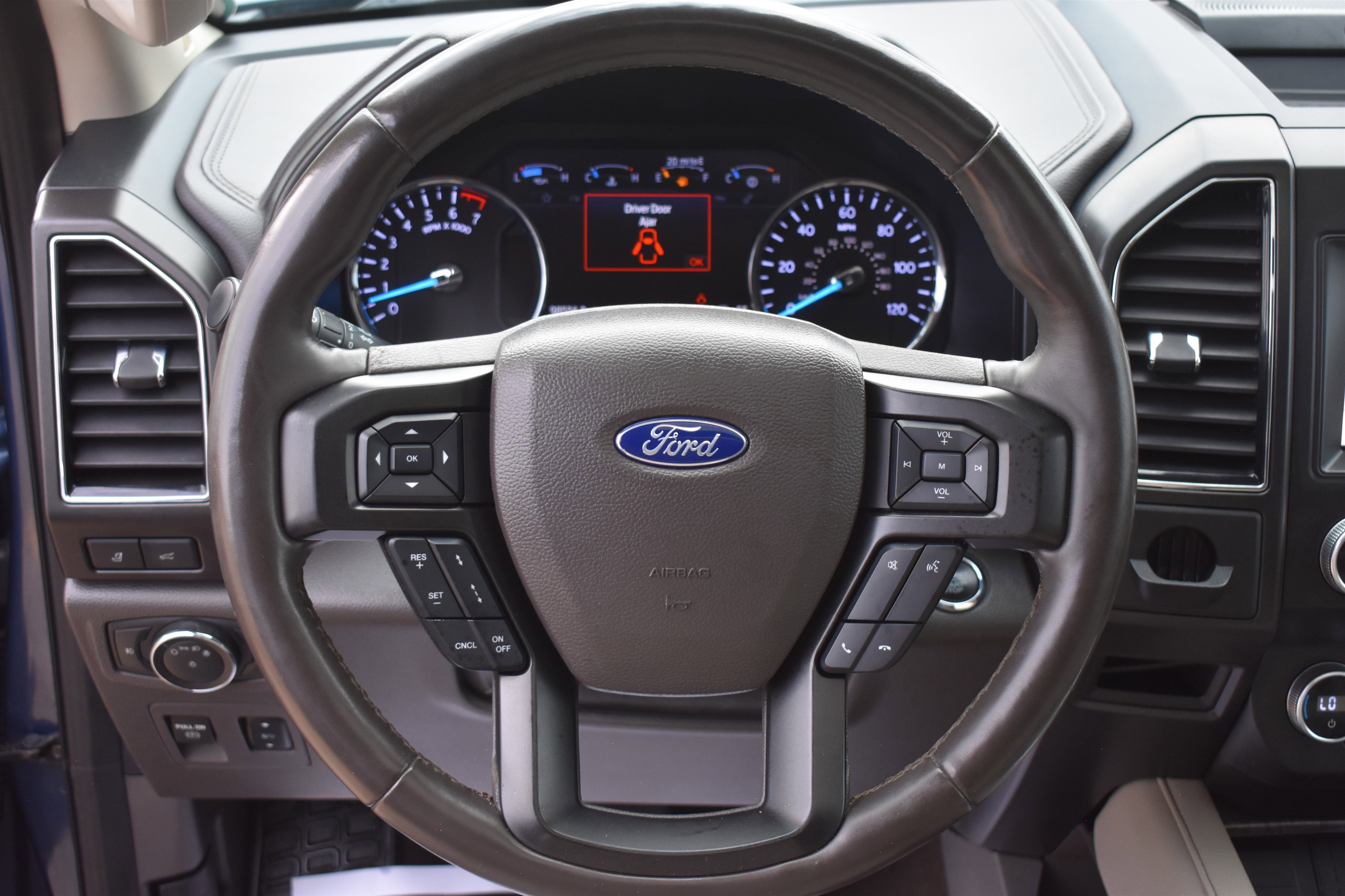 2020 Ford Expedition Limited photo 16