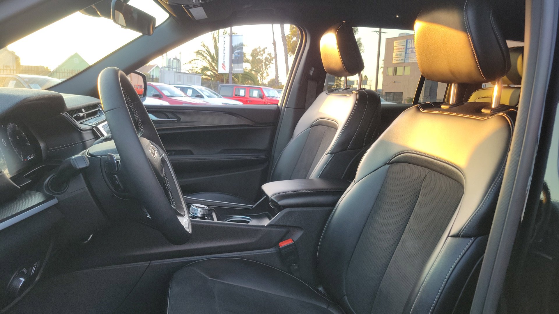 Used 2025 Diamond Black Crystal Pearlcoat Jeep Altitude X image 15