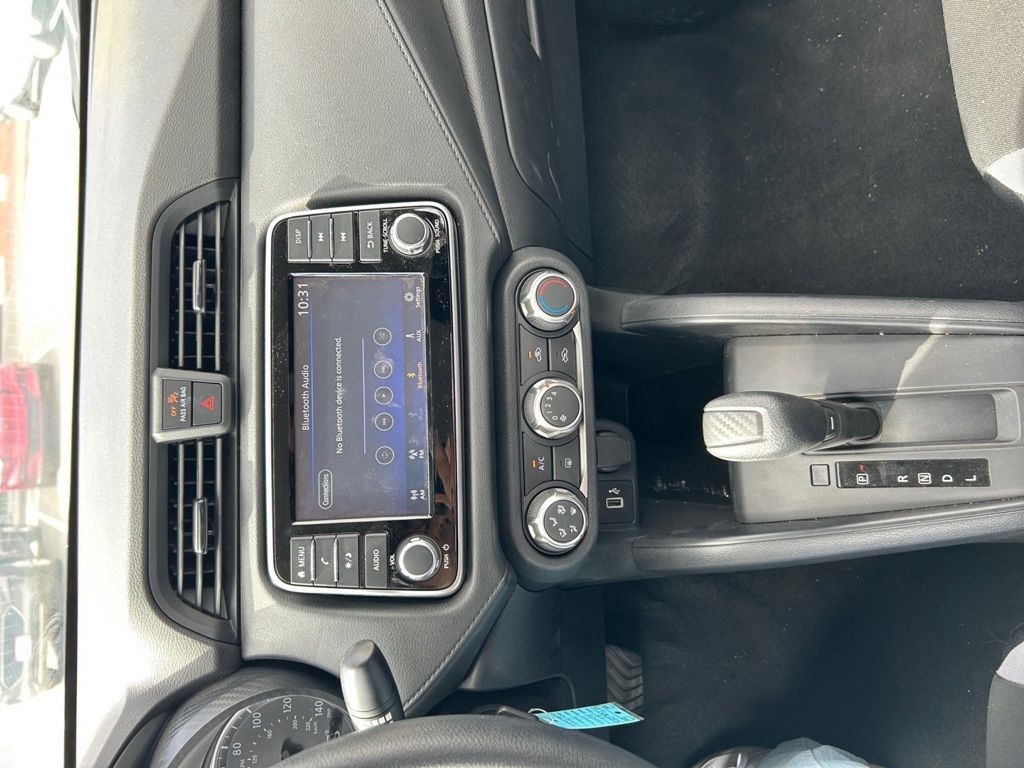 2025 Nissan Versa 1.6 S photo 11