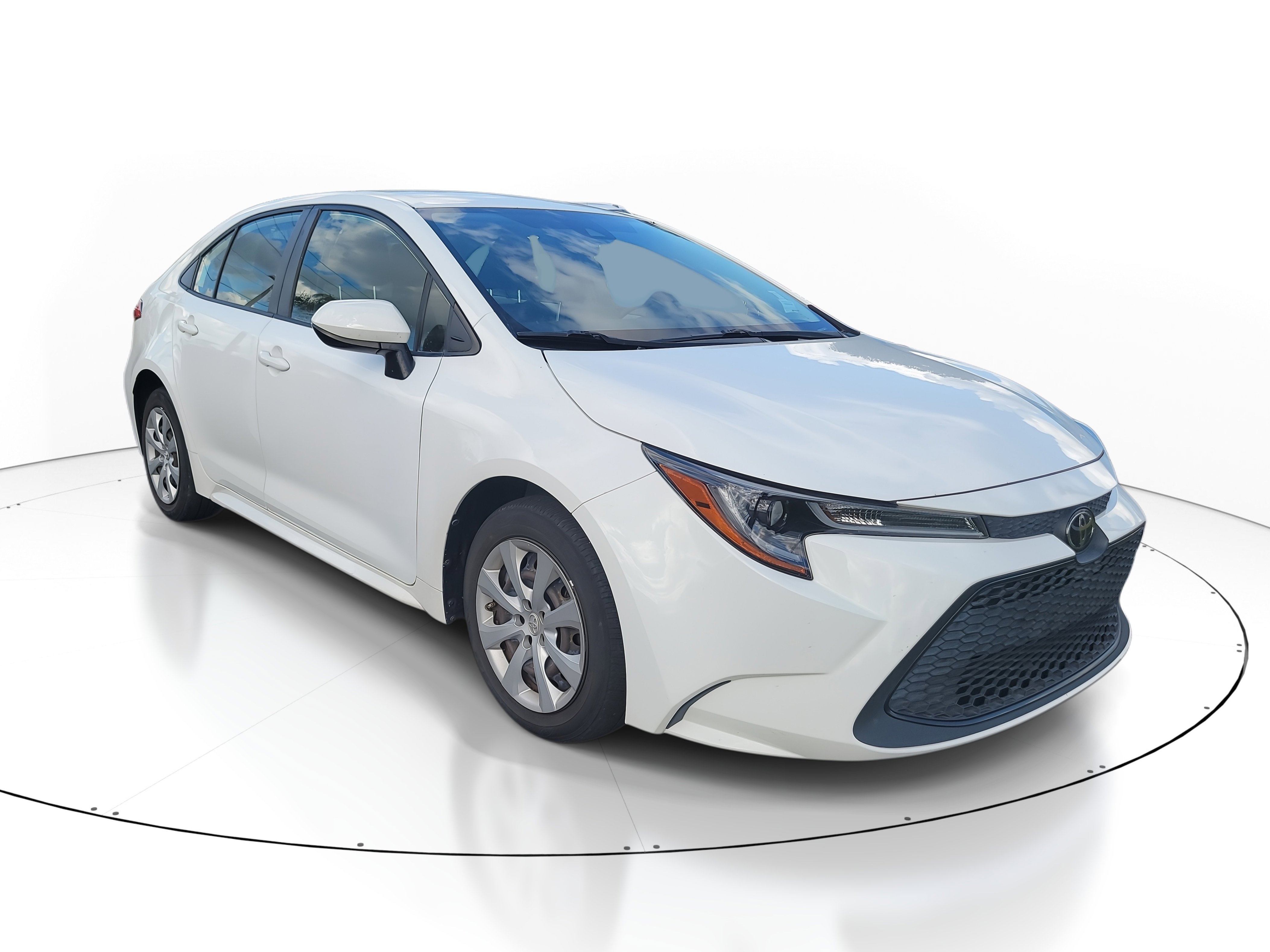 2021 Toyota Corolla LE's photo