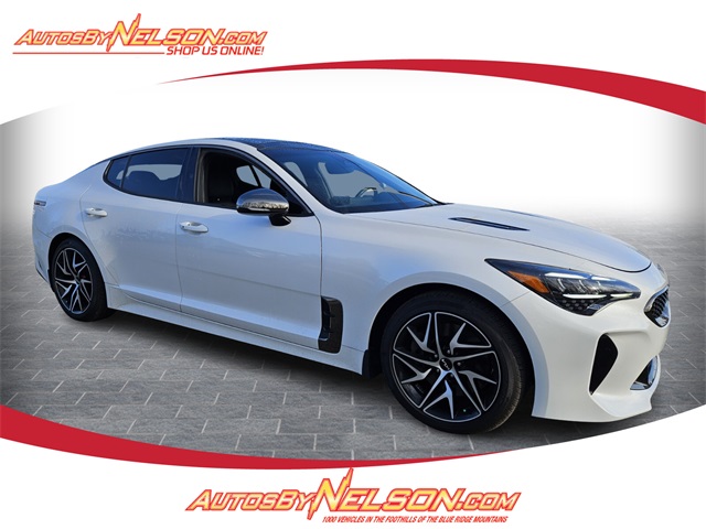 2022 Kia Stinger GT-Line's photo