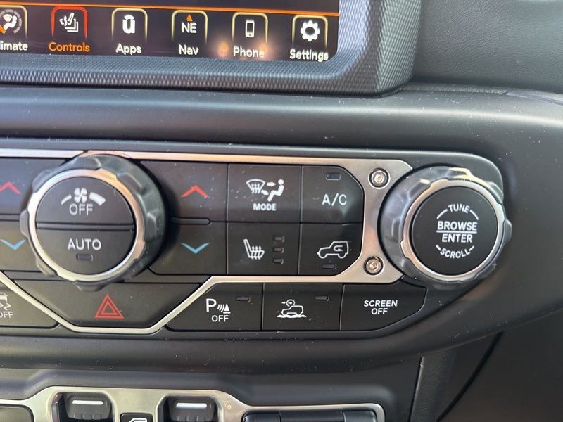 2023 Jeep Wrangler Altitude photo 29