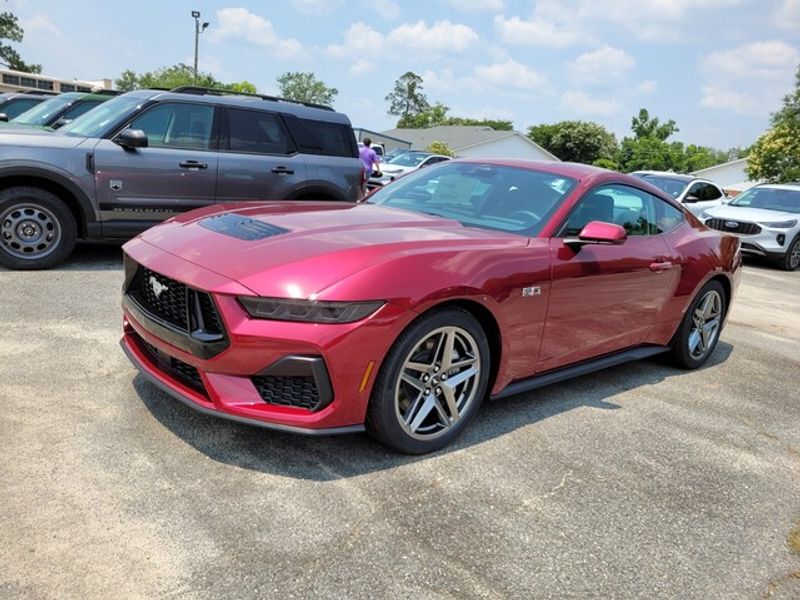 2025 Ford Mustang GT photo 3