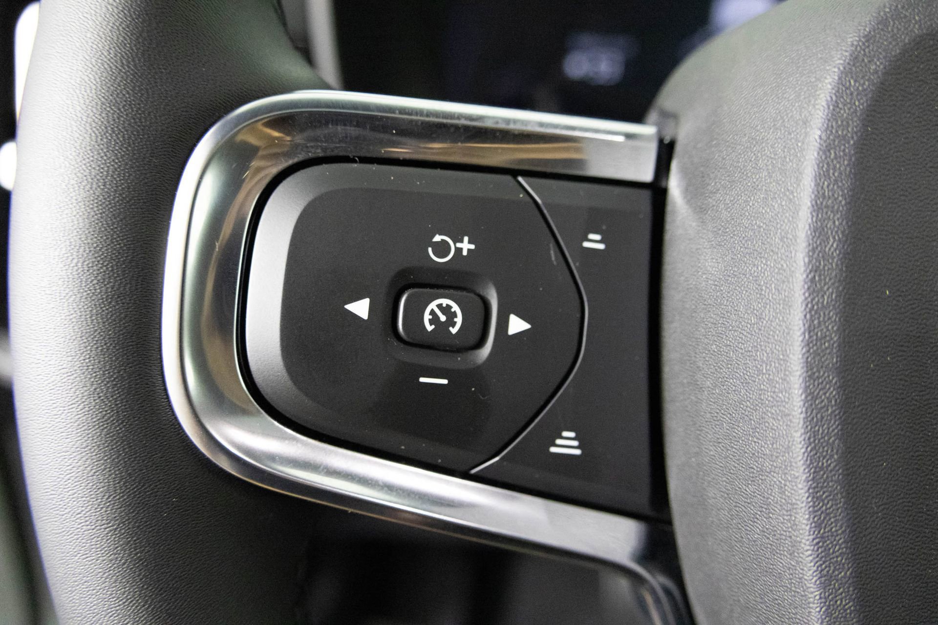 2023 Volvo XC40 Recharge Plus photo 15