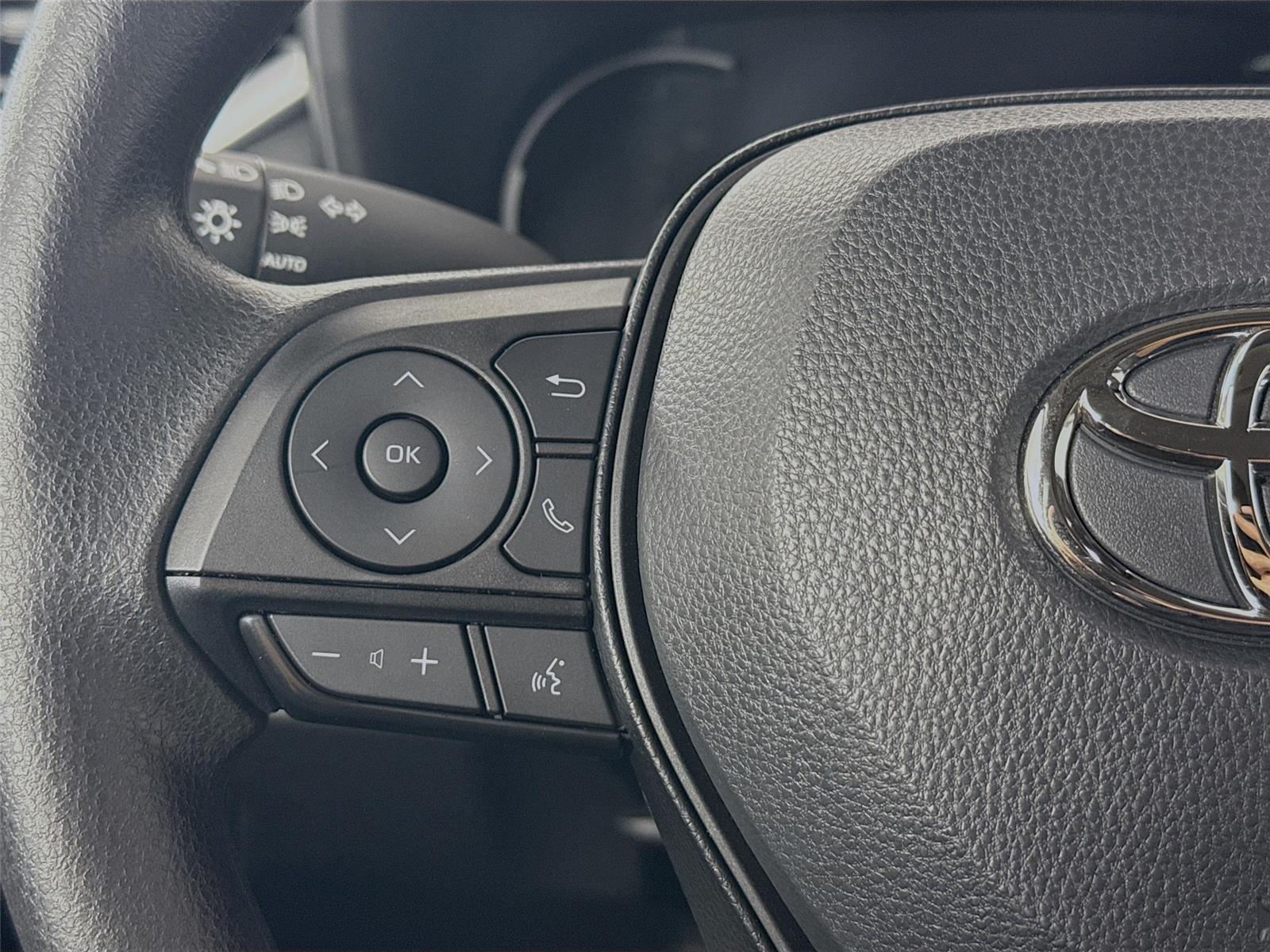 2024 Toyota RAV4 Hybrid XLE photo 16