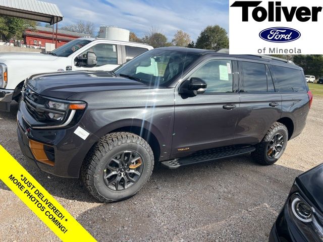 2025 Ford Expedition Tremor's photo