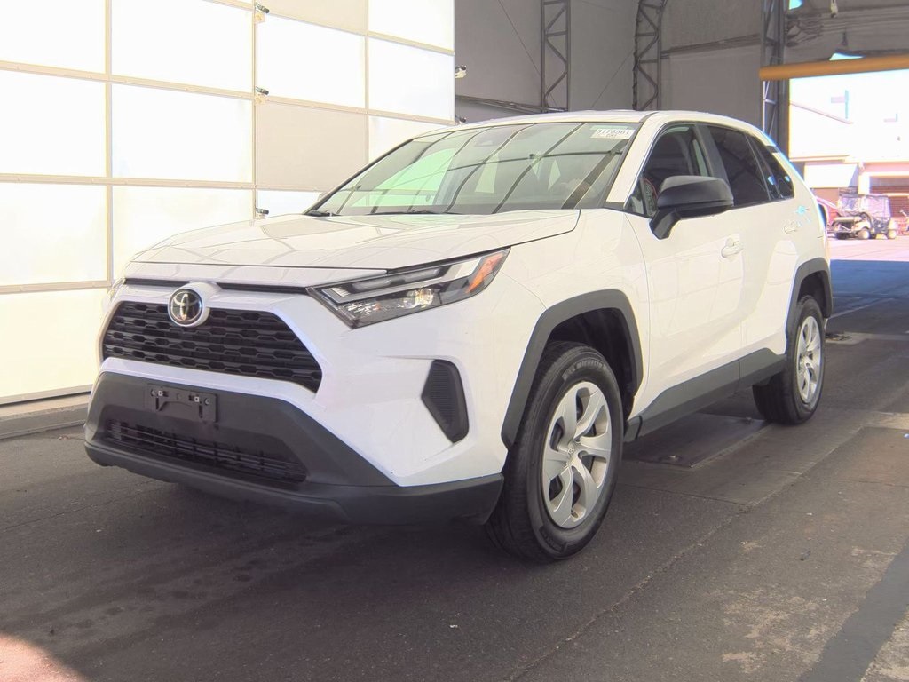 2024 Toyota RAV4 LE's photo