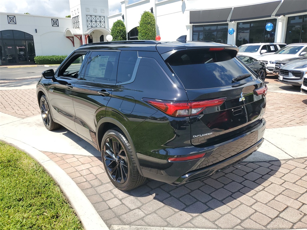 2025 Mitsubishi Outlander PHEV SEL Black Edition photo 3