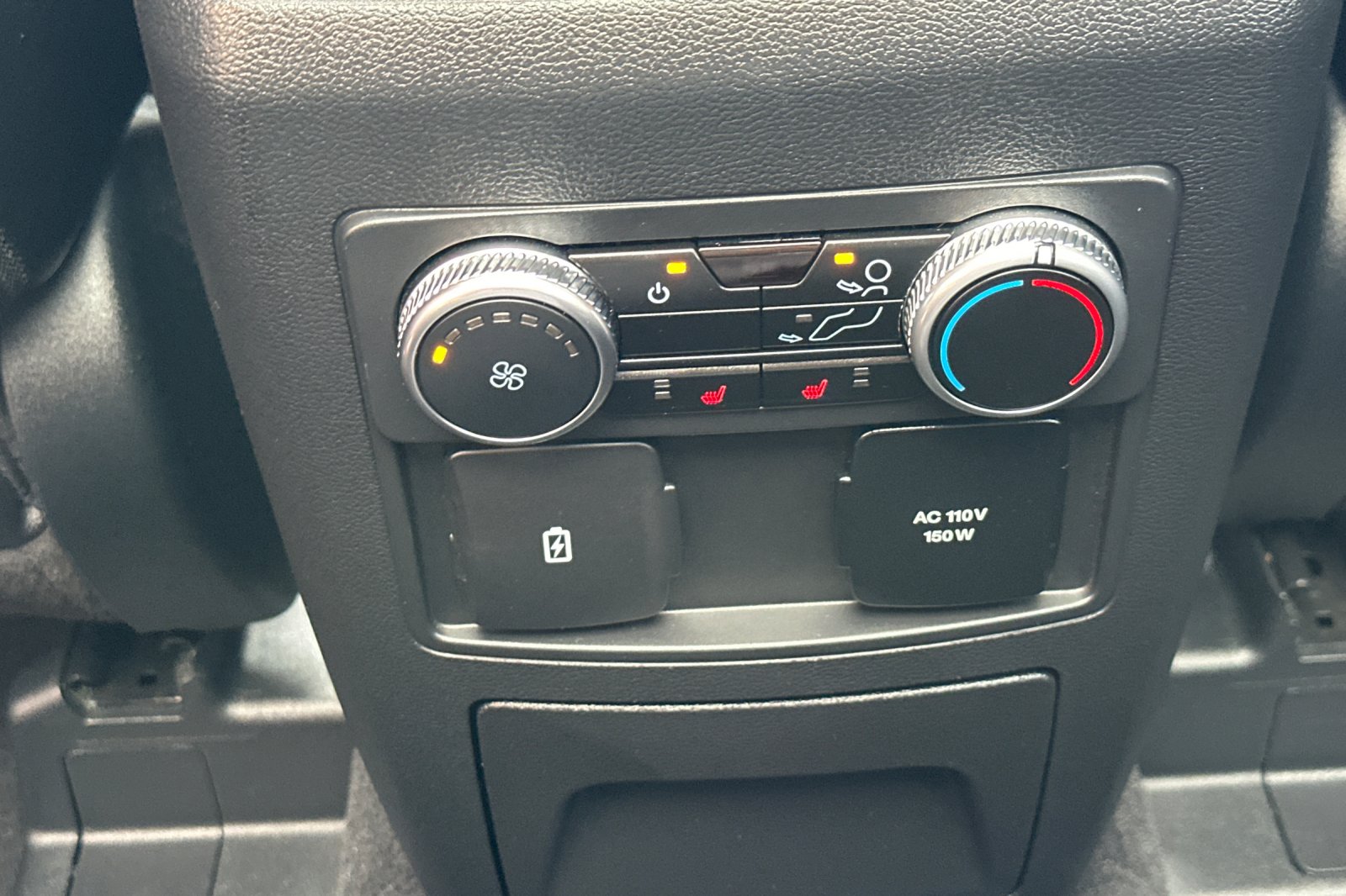 2023 Ford Explorer ST photo 12