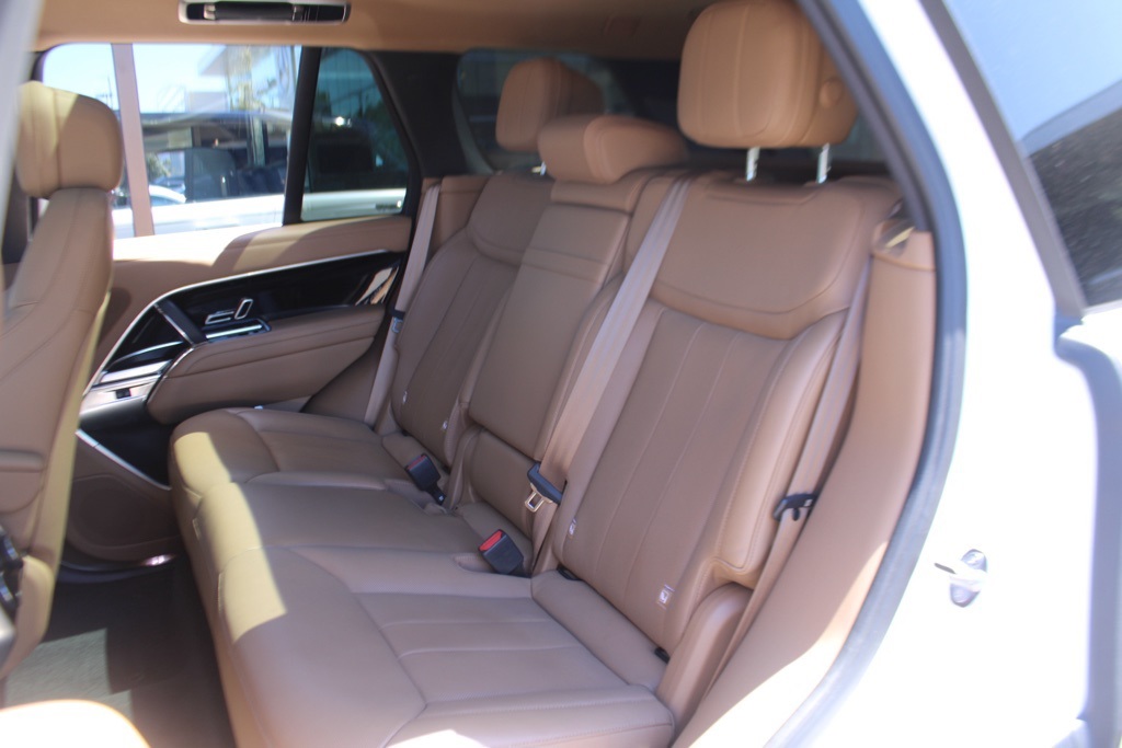 2023 Land Rover Range Rover SE photo 34