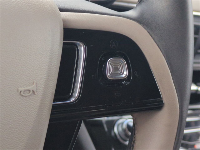 2022 Lincoln Corsair Standard photo 23