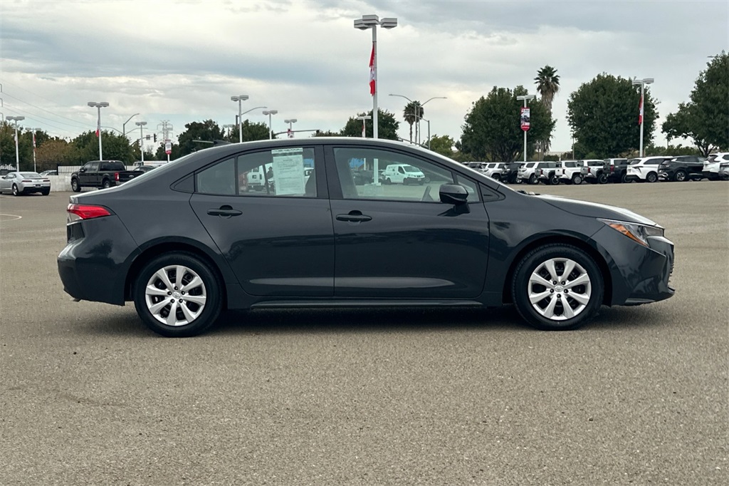 2024 Toyota Corolla LE photo 3