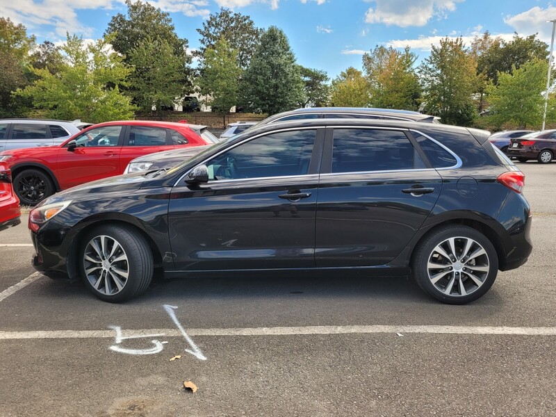 2018 Hyundai Elantra GT Base photo 3