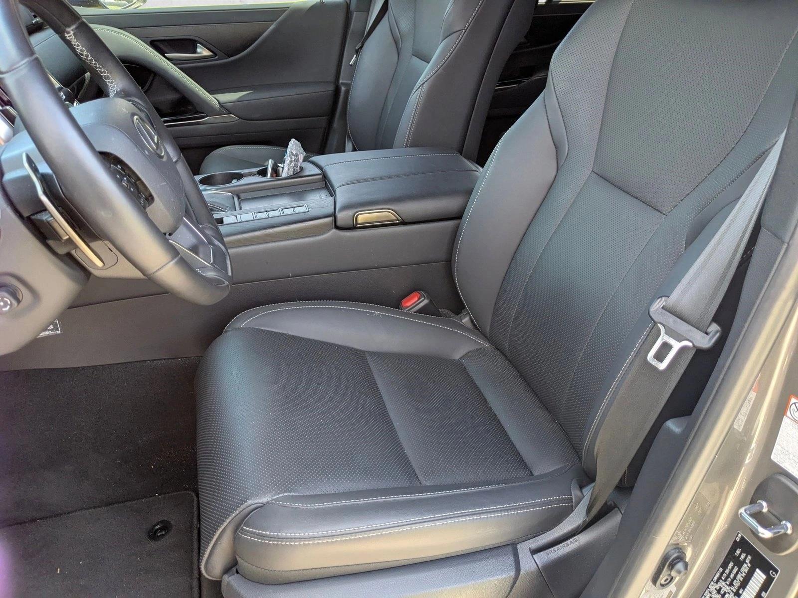 2024 Lexus LX 600 Luxury photo 13