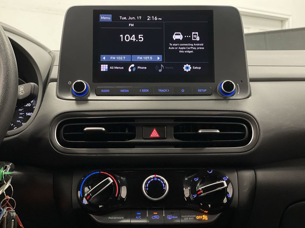 2023 Hyundai Kona SE photo 4