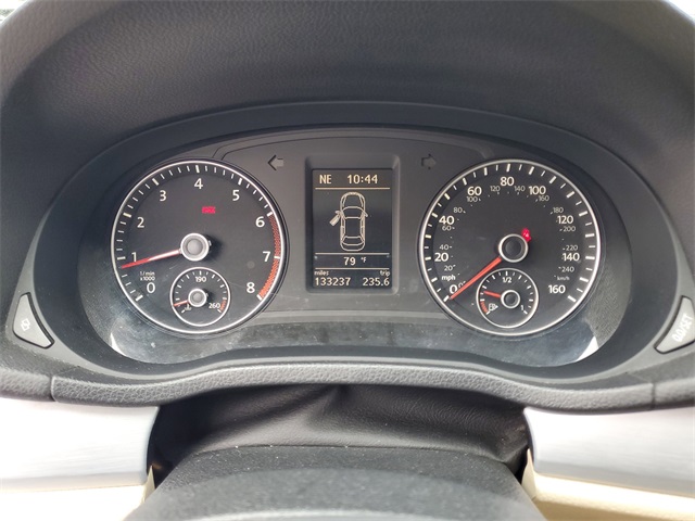 2012 Volkswagen Passat SE photo 15