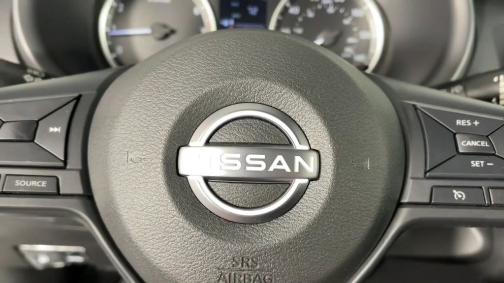 2025 Nissan Kicks Play S photo 23