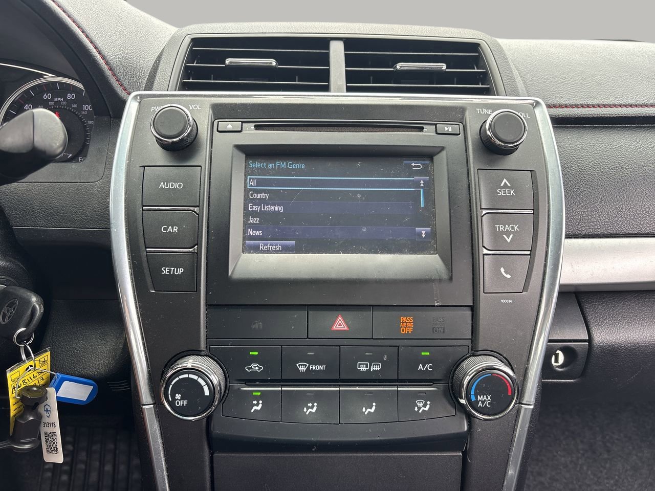 2017 Toyota Camry SE photo 15