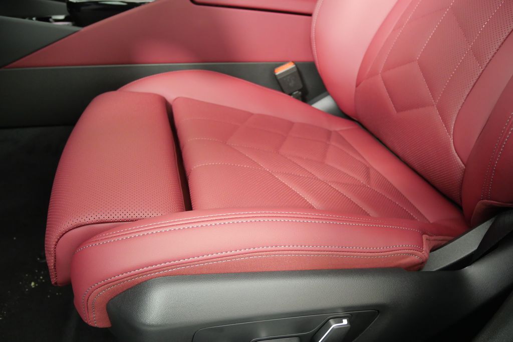 New 2025 Mineral White Metallic BMW eDrive40 image 9