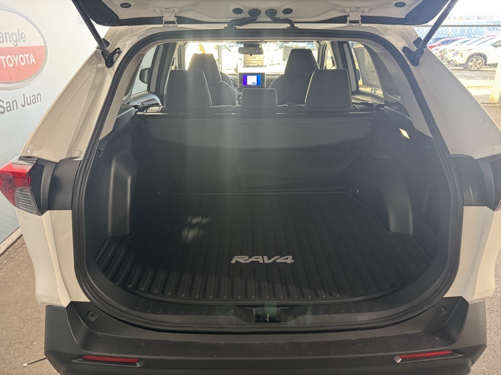 2025 Toyota RAV4 LE photo 17