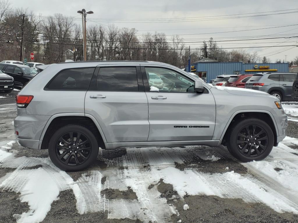 2020 Jeep Grand Cherokee Altitude photo 8