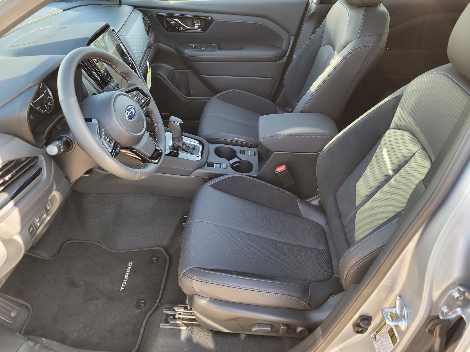 2025 Subaru Forester Touring photo 3