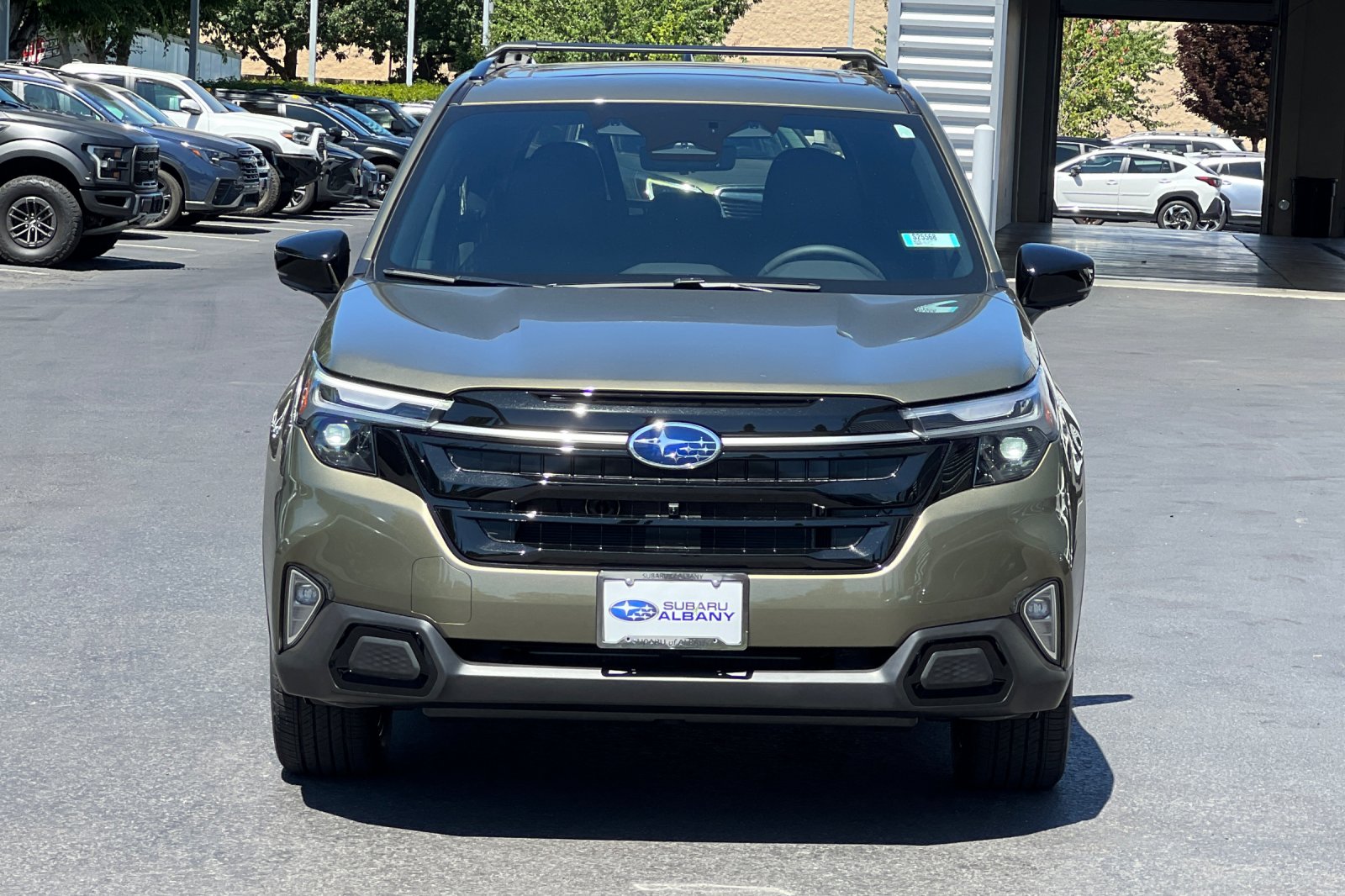 2025 Subaru Forester Touring photo 9