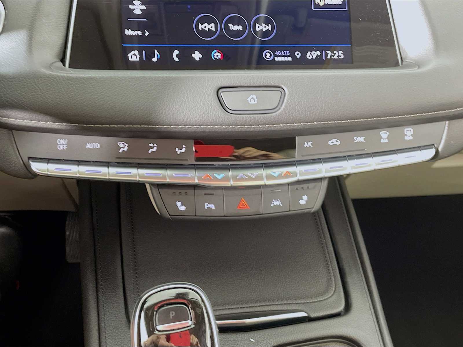 2022 Cadillac XT4 Luxury photo 13