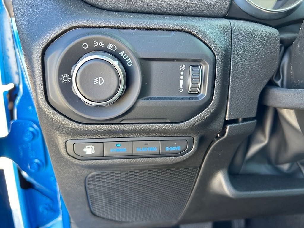 2023 Jeep Wrangler Rubicon 4xe photo 19