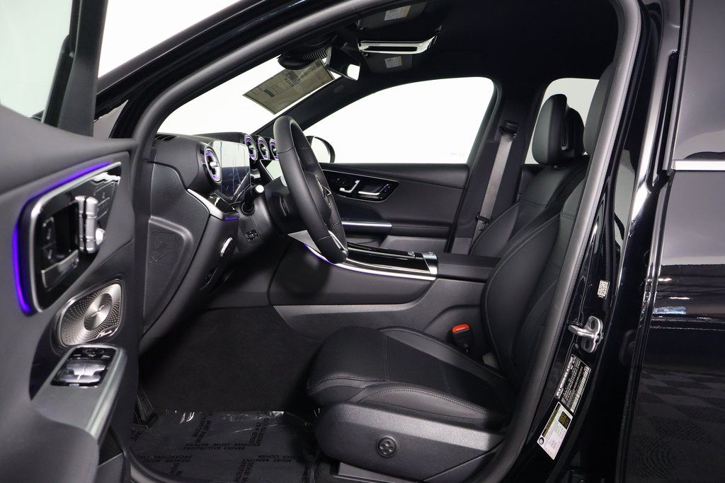 2025 Mercedes Benz GLC 300 4MATIC photo 5