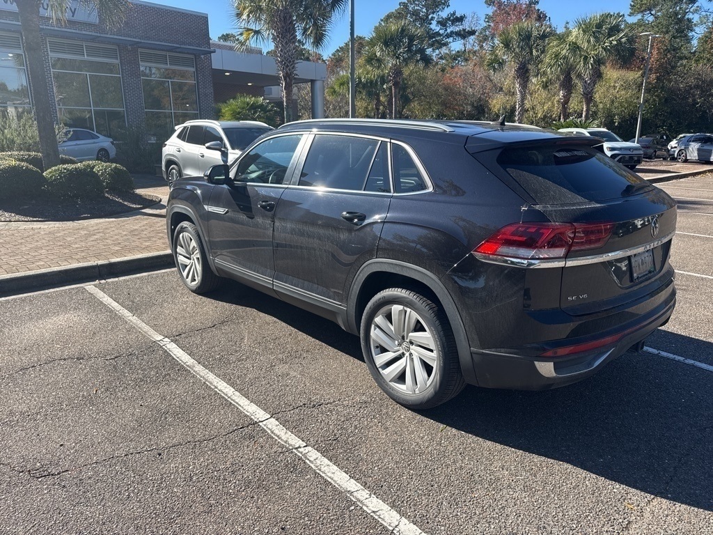 2022 Volkswagen Atlas Cross Sport V6 SE Technology photo 3