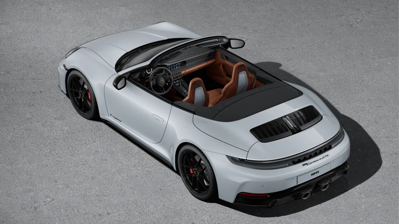 2026 Porsche 911 4 GTS photo 2