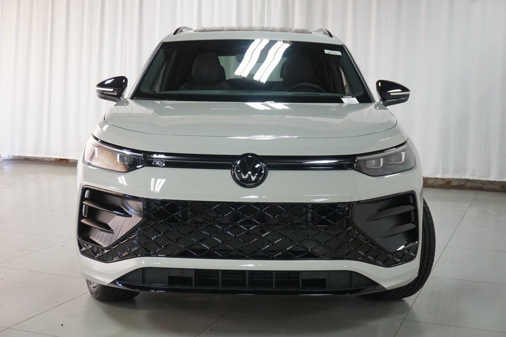 2025 Volkswagen Tiguan SE R-Line Black photo 3