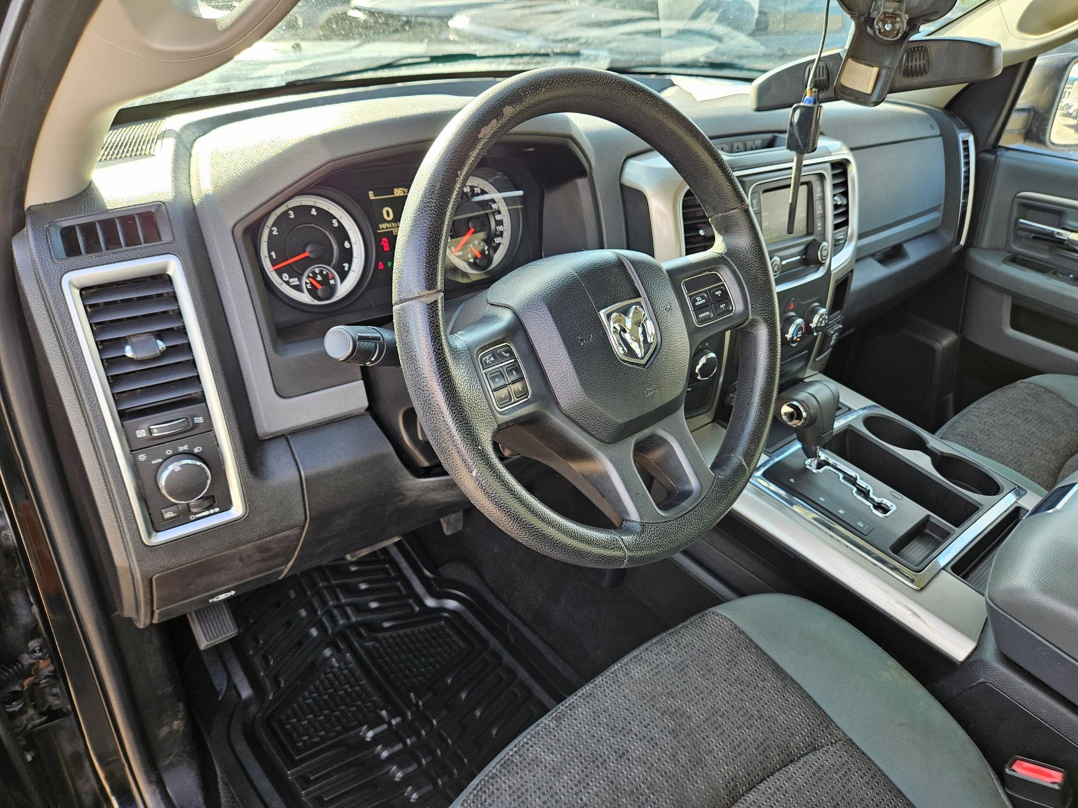 2013 Ram 1500 SLT photo 11