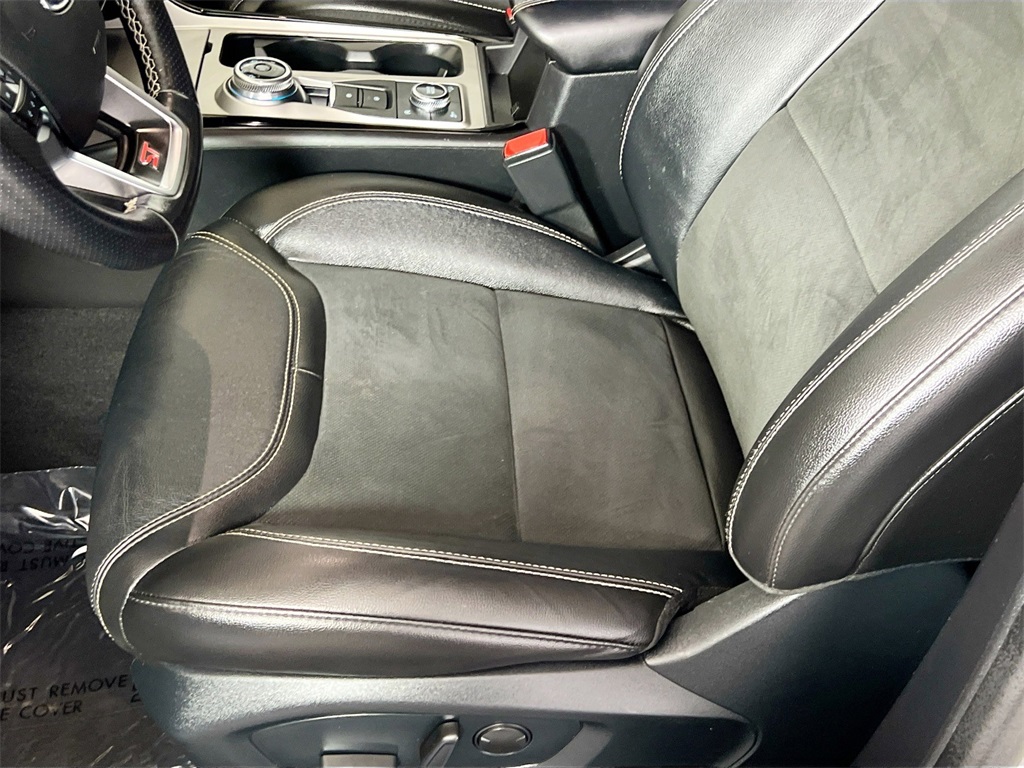 2022 Ford Explorer ST photo 24