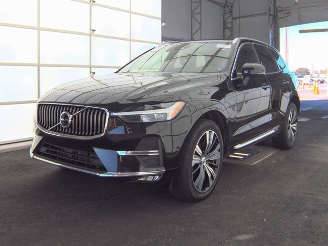 2023 Volvo XC60 Plus's photo
