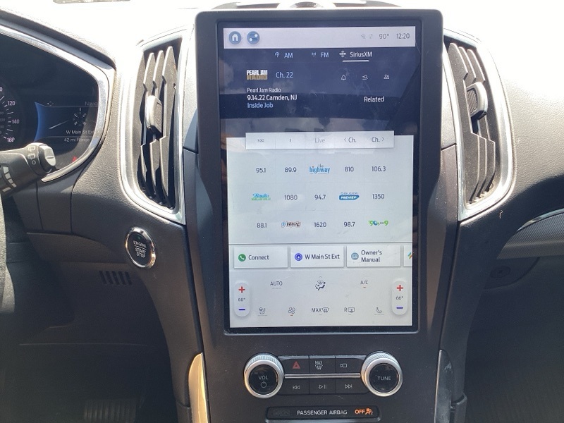 2021 Ford Edge Titanium photo 21