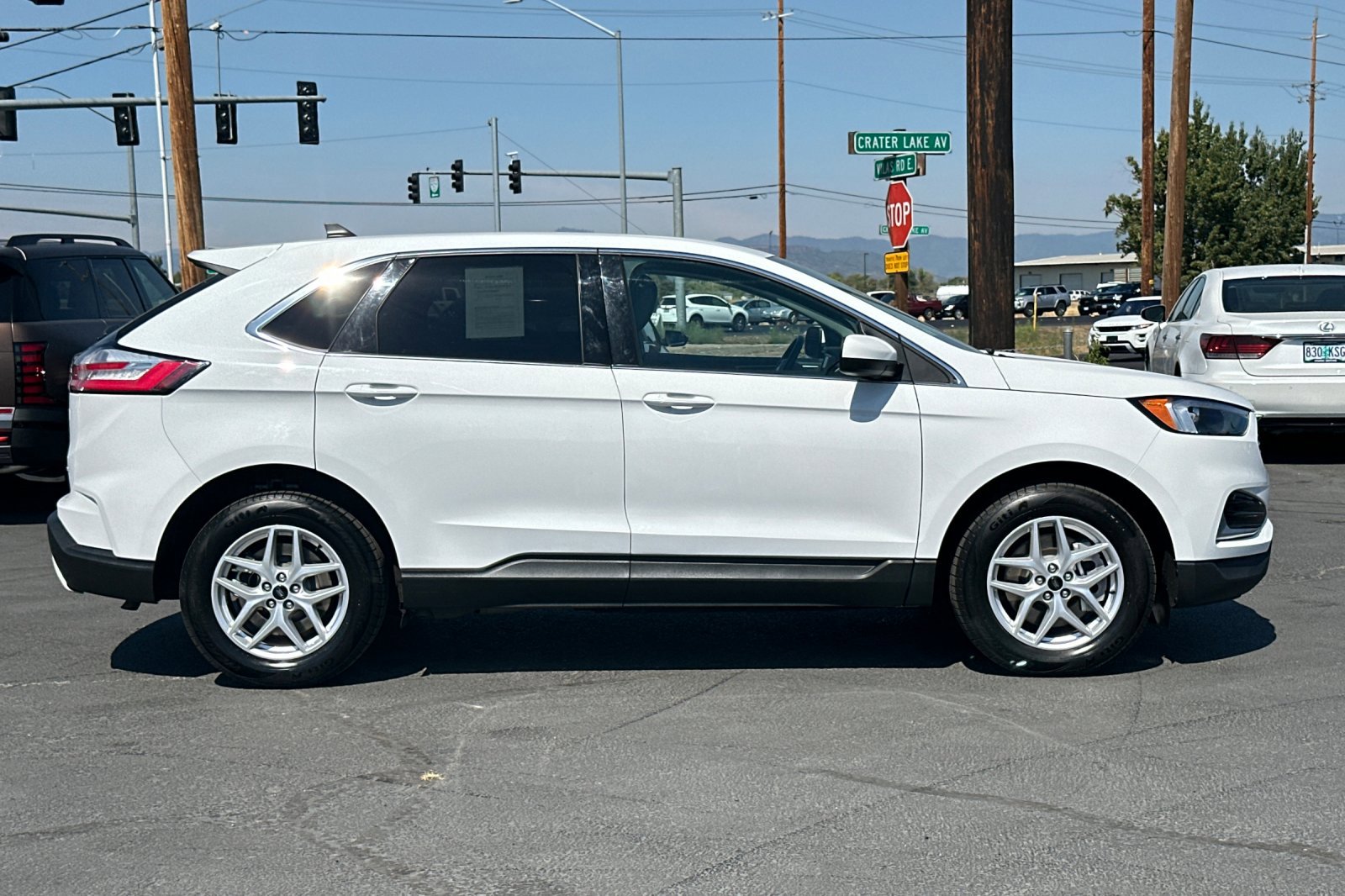 2023 Ford Edge SEL photo 3