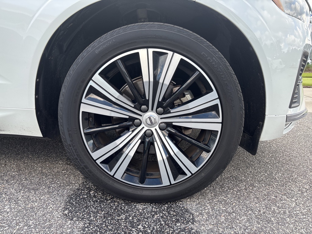 2022 Volvo XC60 B5 Inscription photo 8