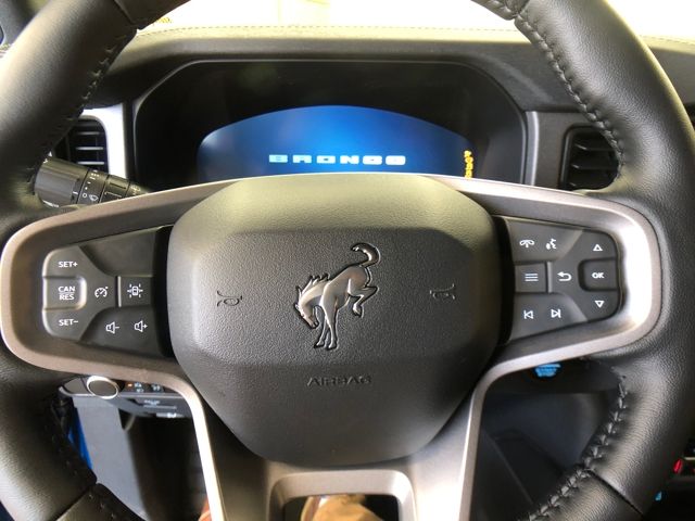 2025 Ford Bronco Badlands photo 13
