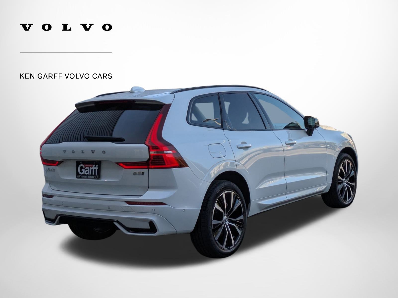 2025 Volvo XC60 Plus photo 3